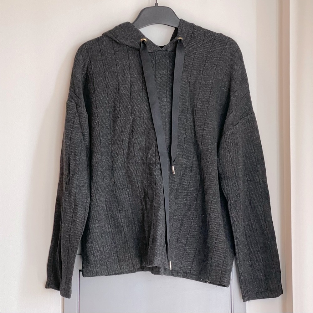 NWOT MASSIMO DUTTI Dark Charcoal Pinstriped Cropped Hoodie